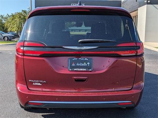 2023 Chrysler Pacifica Touring-L