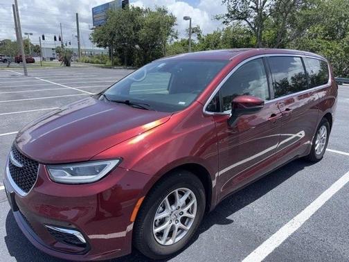 2023 Chrysler Pacifica Touring-L