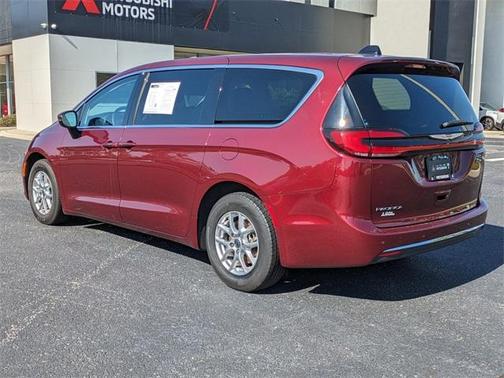2023 Chrysler Pacifica Touring-L