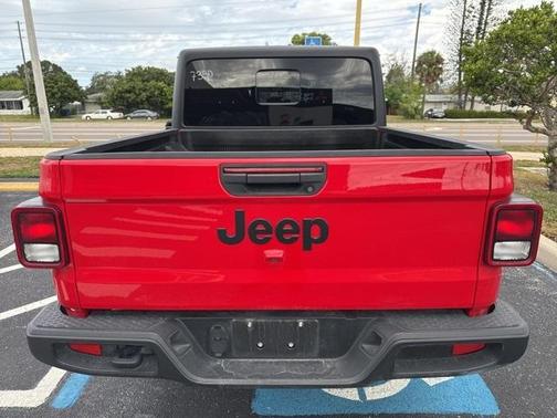 2023 Jeep Gladiator Sport