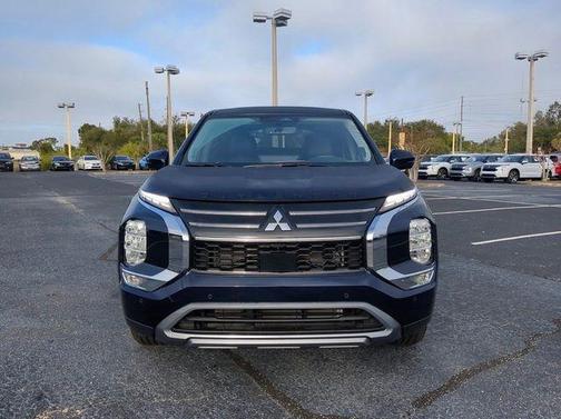 Cosmic Blue Metallic 2026 Mitsubishi Outlander SE