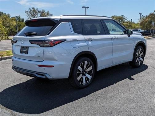 2025 Mitsubishi Outlander SEL