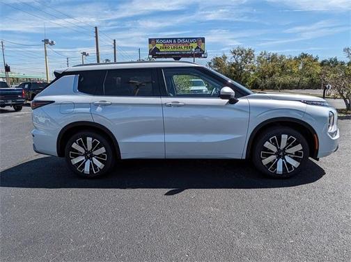 2025 Mitsubishi Outlander SEL