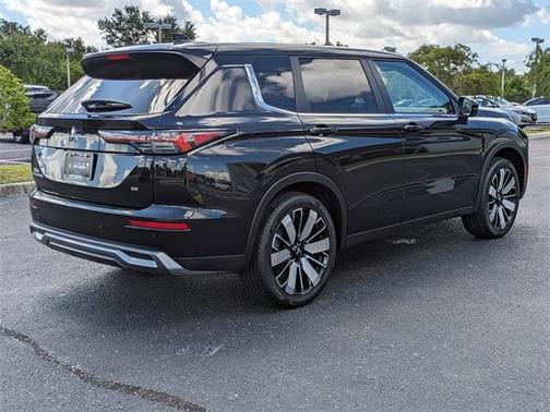 2025 Mitsubishi Outlander SE