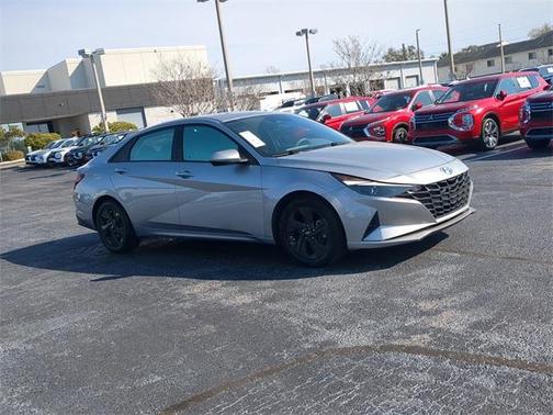 2022 Hyundai ELANTRA SEL