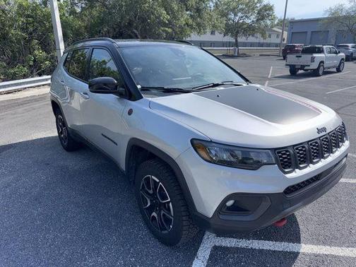 Silver Zynith 2025 Jeep Compass Trailhawk