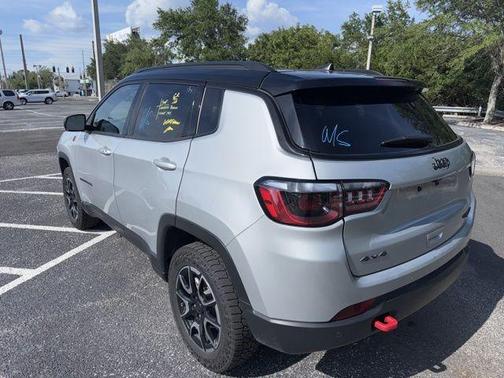 Silver Zynith 2025 Jeep Compass Trailhawk