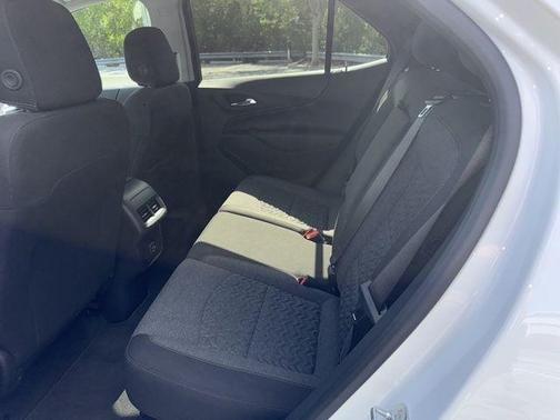 Summit White 2023 Chevrolet Equinox 1LT