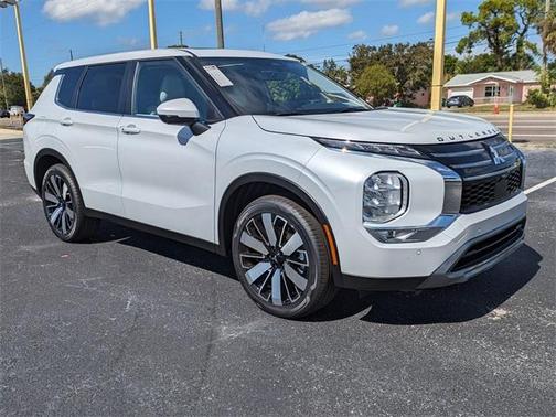 2025 Mitsubishi Outlander SE