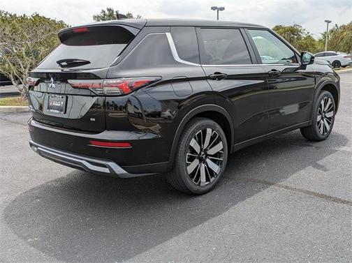 2025 Mitsubishi Outlander SE