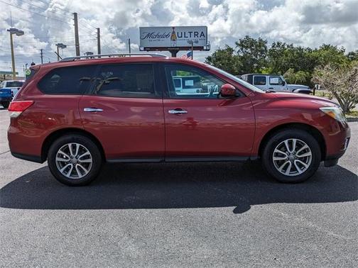2016 Nissan Pathfinder SV