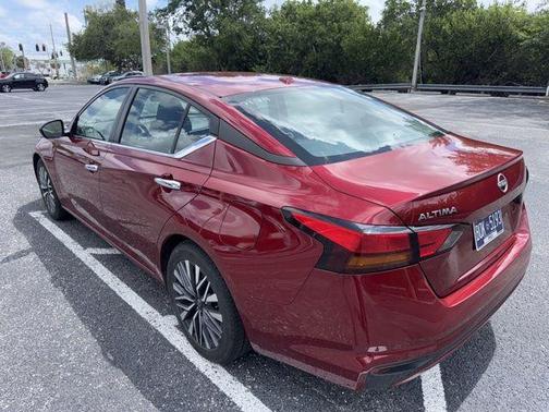 Scarlet Ember 2024 Nissan Altima 2.5 SV
