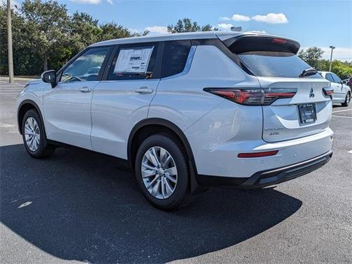 2025 Mitsubishi Outlander ES