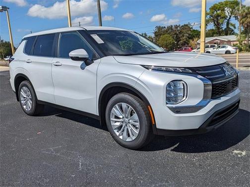 2025 Mitsubishi Outlander ES
