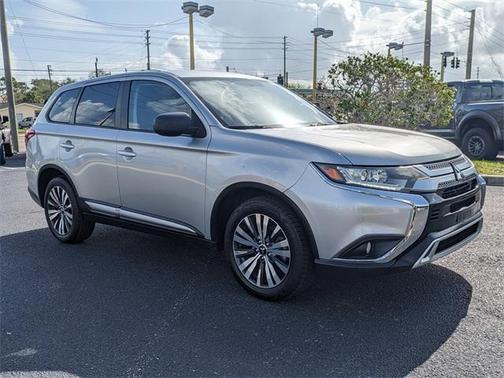 2019 Mitsubishi Outlander ES