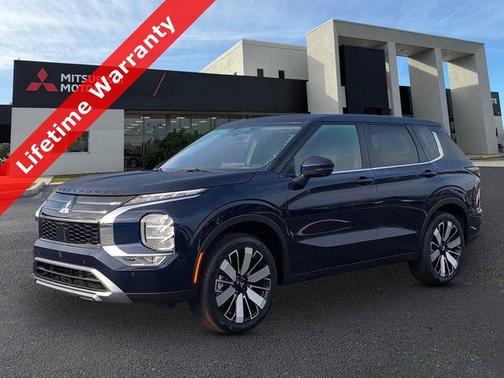 Cosmic Blue Metallic 2026 Mitsubishi Outlander SE