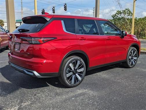 2025 Mitsubishi Outlander SE