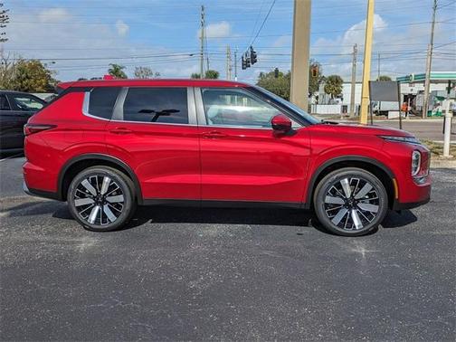 2025 Mitsubishi Outlander SE