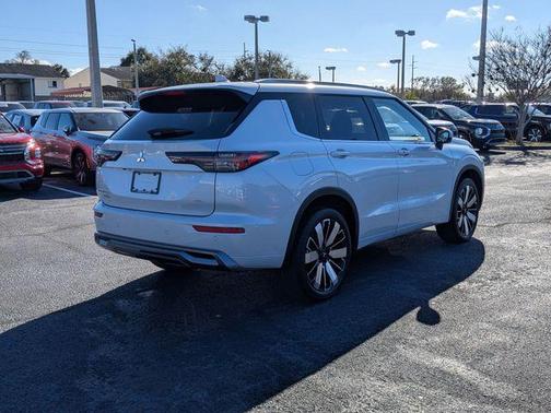 2026 Mitsubishi Outlander SEL