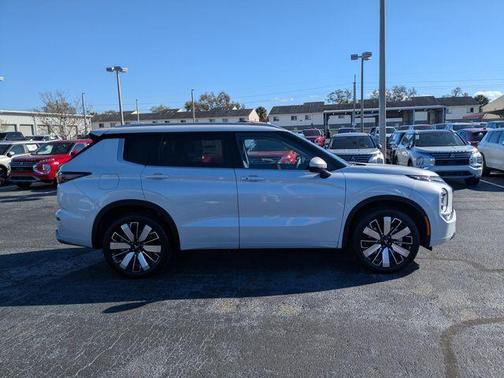 2026 Mitsubishi Outlander SEL