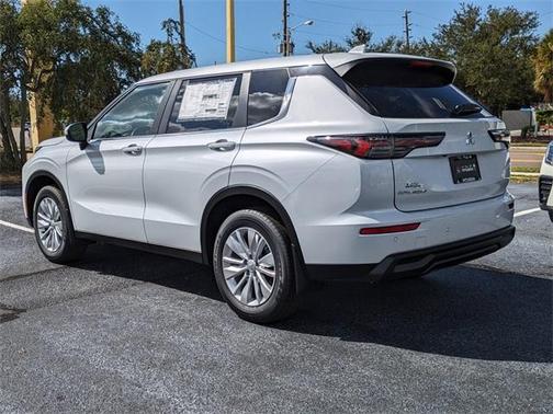 2025 Mitsubishi Outlander ES