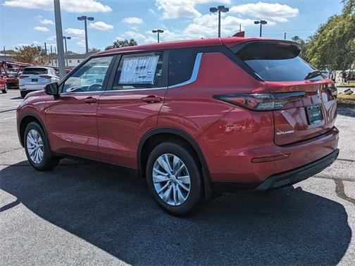 2025 Mitsubishi Outlander ES