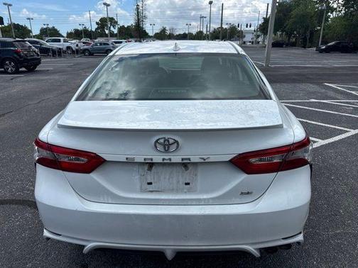 Super White 2020 Toyota Camry SE