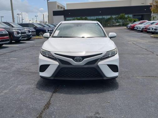 Super White 2020 Toyota Camry SE