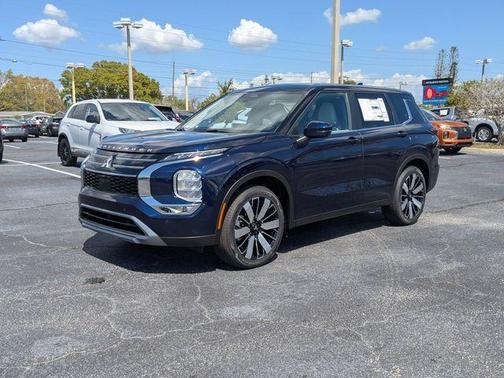 2026 Mitsubishi Outlander SE