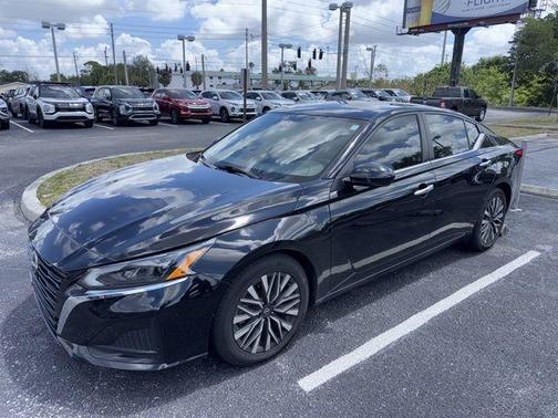 Black 2024 Nissan Altima 2.5 SV