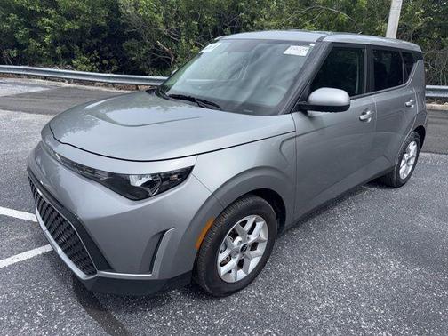 Gray 2025 Kia Soul LX