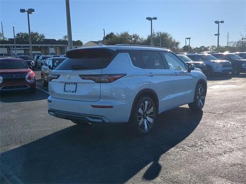 2026 Mitsubishi Outlander SEL