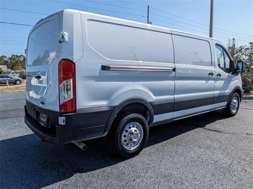 2022 Ford Transit-250 Base