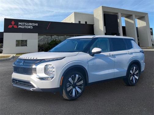 2026 Mitsubishi Outlander SE