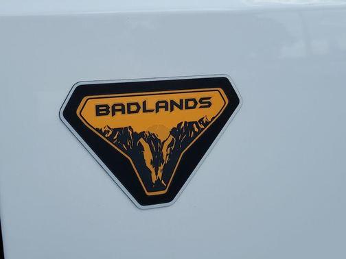 Oxford White 2022 Ford Bronco Badlands