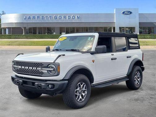 Oxford White 2022 Ford Bronco Badlands