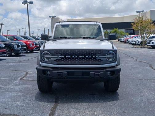 Oxford White 2022 Ford Bronco Badlands