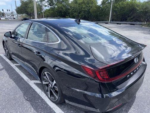 Phantom Black 2022 Hyundai SONATA SEL Plus
