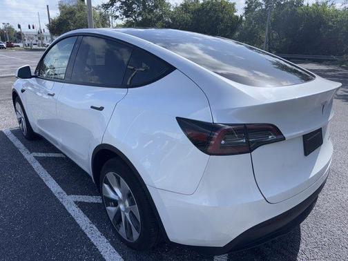 White 2023 Tesla Model Y Long Range