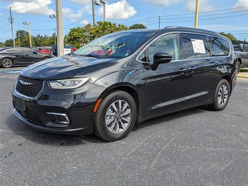 2021 Chrysler Pacifica Hybrid Touring L