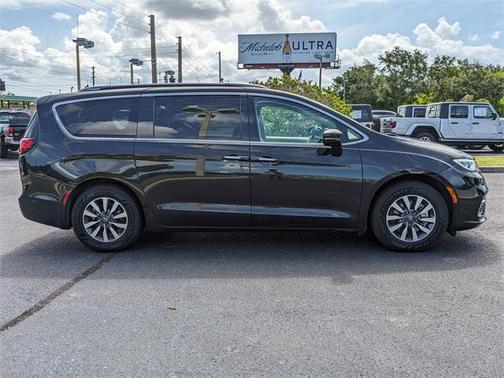 2021 Chrysler Pacifica Hybrid Touring L