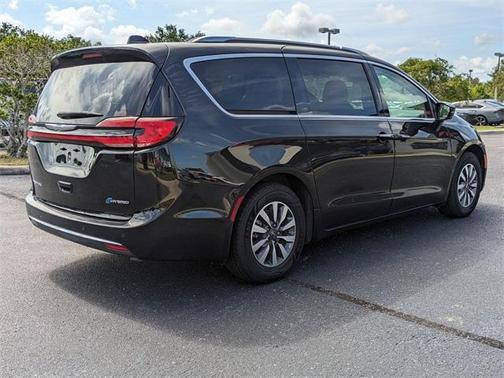 2021 Chrysler Pacifica Hybrid Touring L