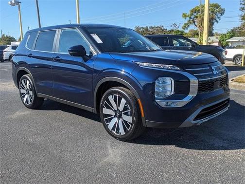 2025 Mitsubishi Outlander SE