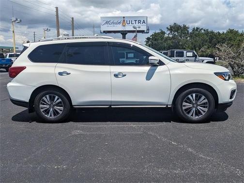 2019 Nissan Pathfinder S
