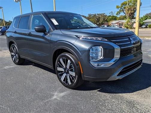 2025 Mitsubishi Outlander SE