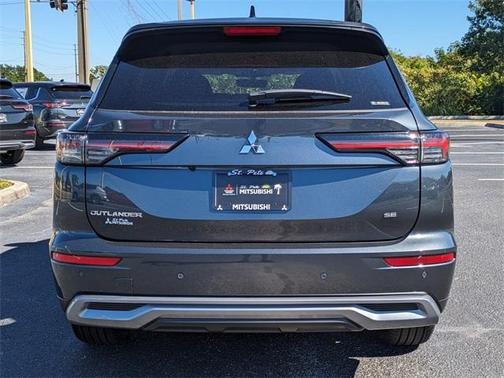2025 Mitsubishi Outlander SE