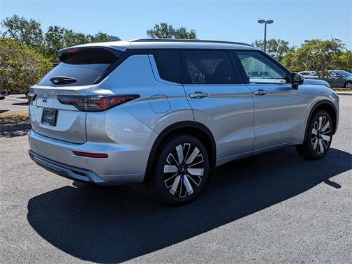 2025 Mitsubishi Outlander SEL