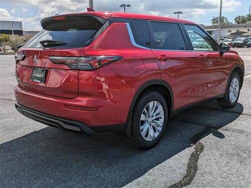 2025 Mitsubishi Outlander ES