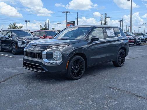 Graphite Gray 2026 Mitsubishi Outlander LE