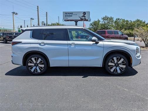 2025 Mitsubishi Outlander SEL